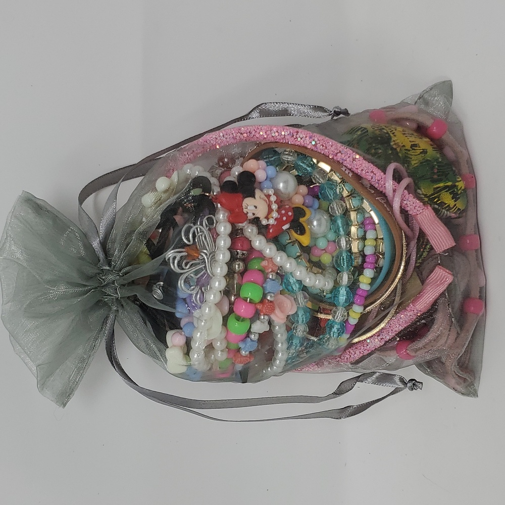 Kids Jewelry Mixed Lot Over 30 Pcs Mini Mouse M&M Bolo - Picture 14 of 17